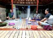 Polisi Sambangi Warga Ronda, Jaga Kamtibmas di Lombok Barat