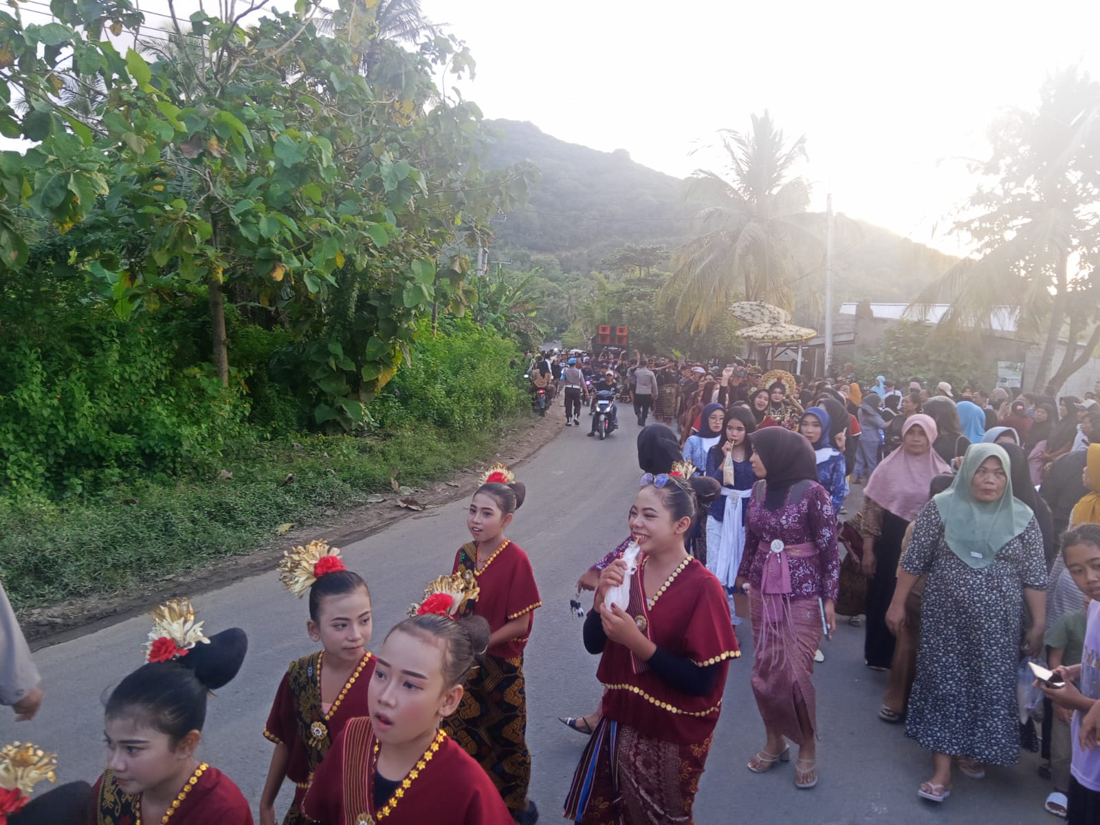 Polsek Sekotong Kawal Ketat Tradisi Adat Nyongkolan, Pastikan Keamanan dan Ketertiban Terjaga