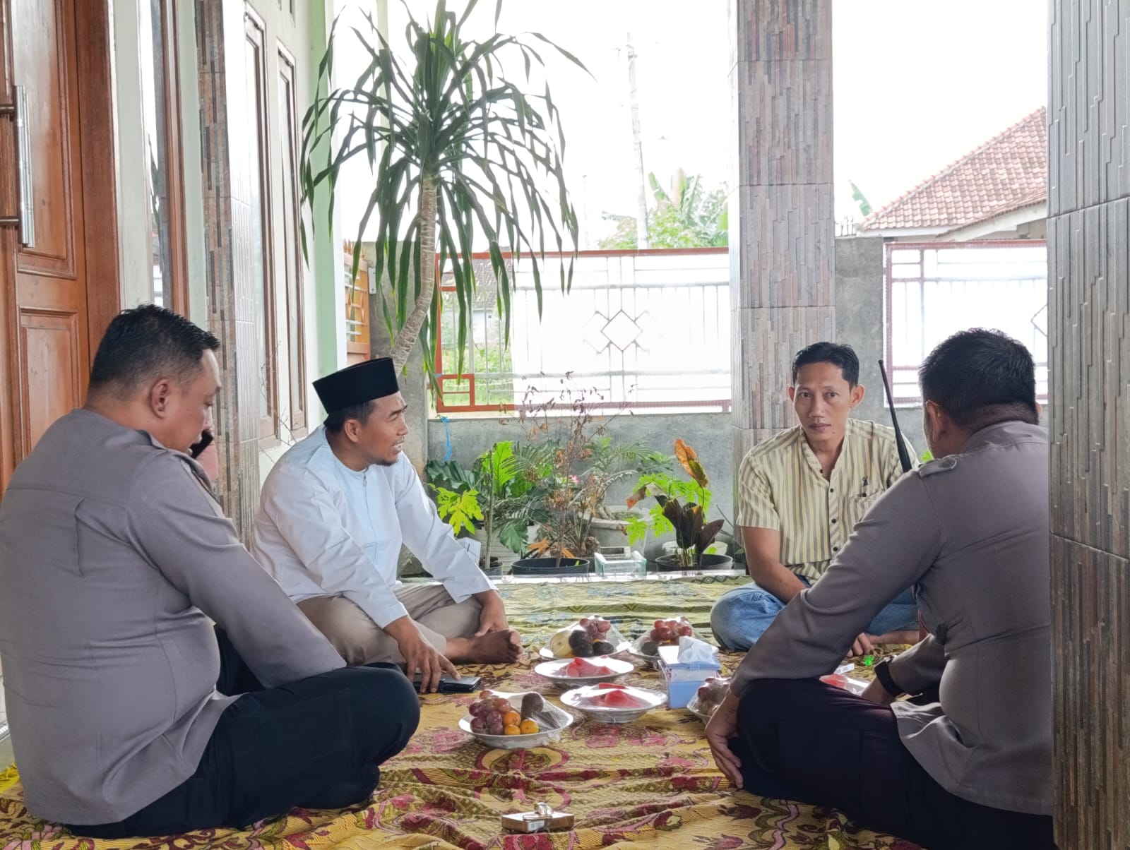 Silaturahmi Kapolsek Gerung: Perkuat Kemitraan Jaga Keamanan Lombok Barat