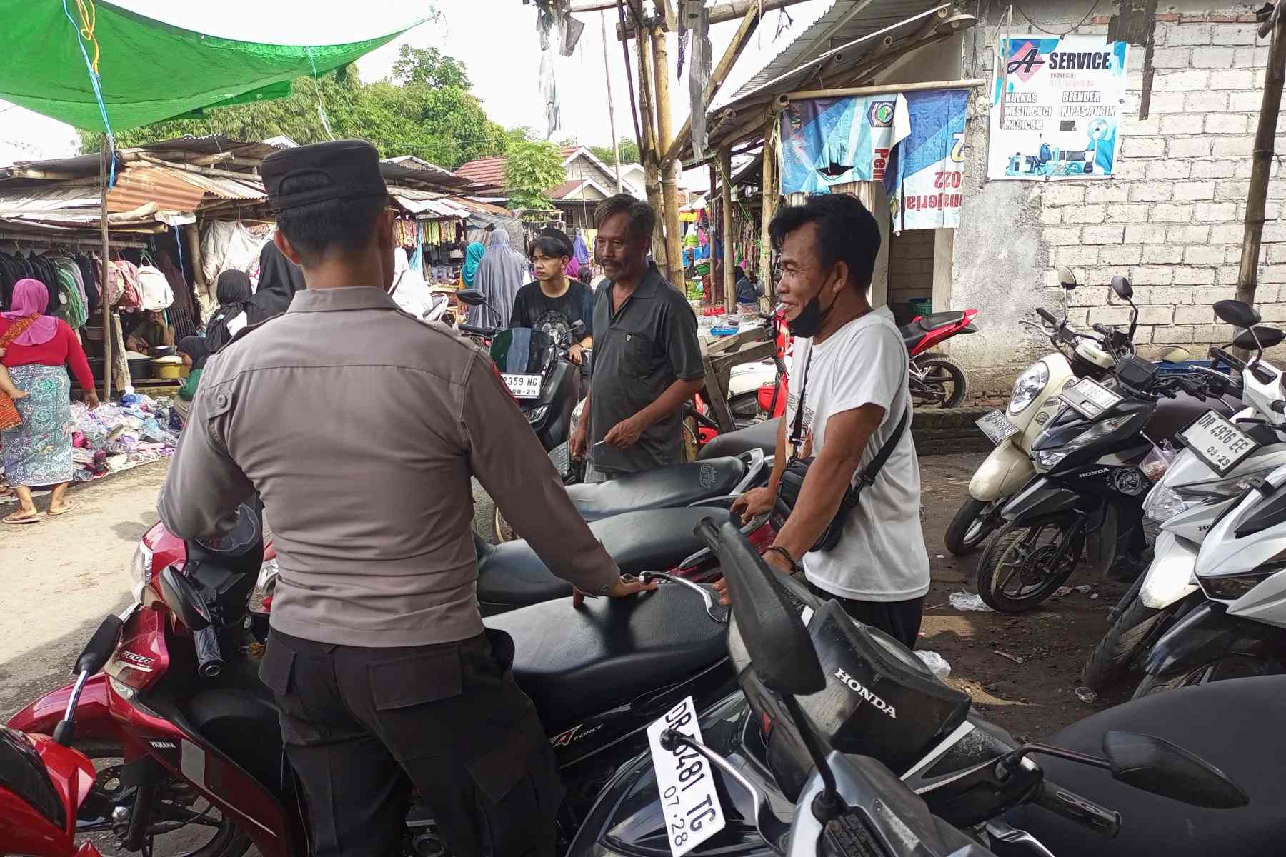 Jaga Ketertiban Lewat Tukang Parkir: Strategi Polres Lombok Barat