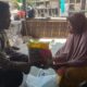 Polri Hadir di Tengah Masyarakat: Polsek Lembar Bagikan Paket Nutrisi Mantap