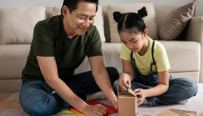 Didik Anak Tulus Berbuat Baik, Jauhi Jebakan People Pleaser