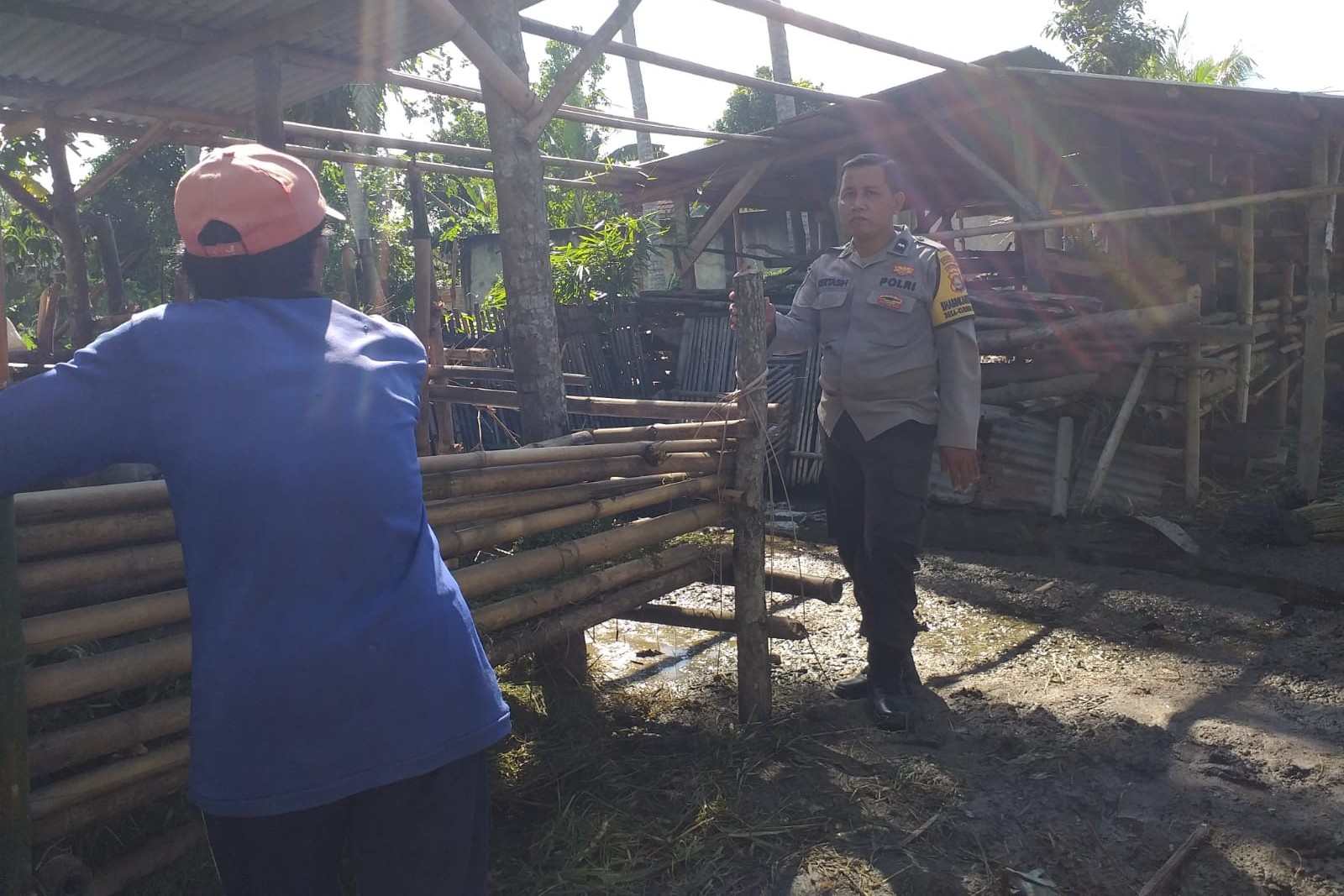 Bhabinkamtibmas Dorong Kemandirian Pangan Warga Kuripan Timur