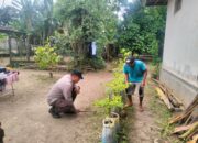 Dukung Ketahanan Pangan, Polsek Gunungsari Dorong Warga Manfaatkan Lahan Kosong Jadi Kebun Sayur