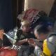 Wujud Syukur Hari Bhayangkara Ke-79: Bhabinkamtibmas Pagutan Timur Sentuh Hati Lansia Renta