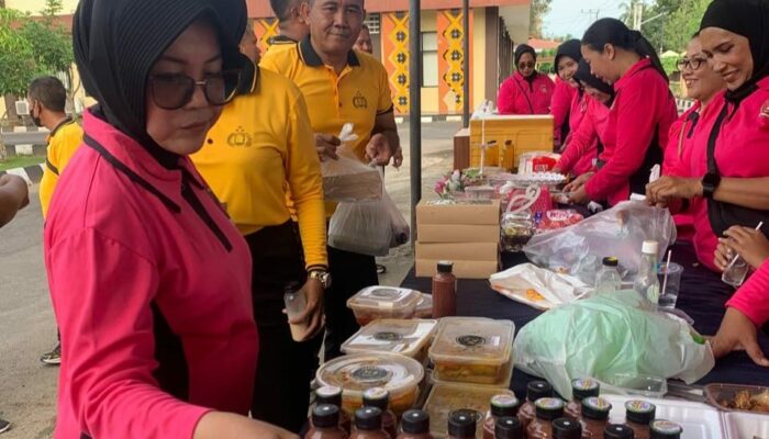Bhayangkari Lombok Utara Hiasi Olahraga Bersama Dengan Produk UMKM Mereka
