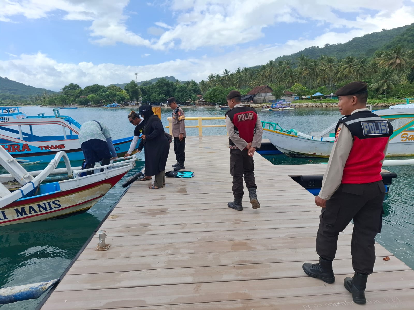 Patroli Rutin Polsek Sekotong: Jamin Keamanan Wisata Pesisir Lombok Barat