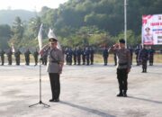 Semangat Bhayangkara Hidup di Laut Lembar: Upacara Tabur Bunga
