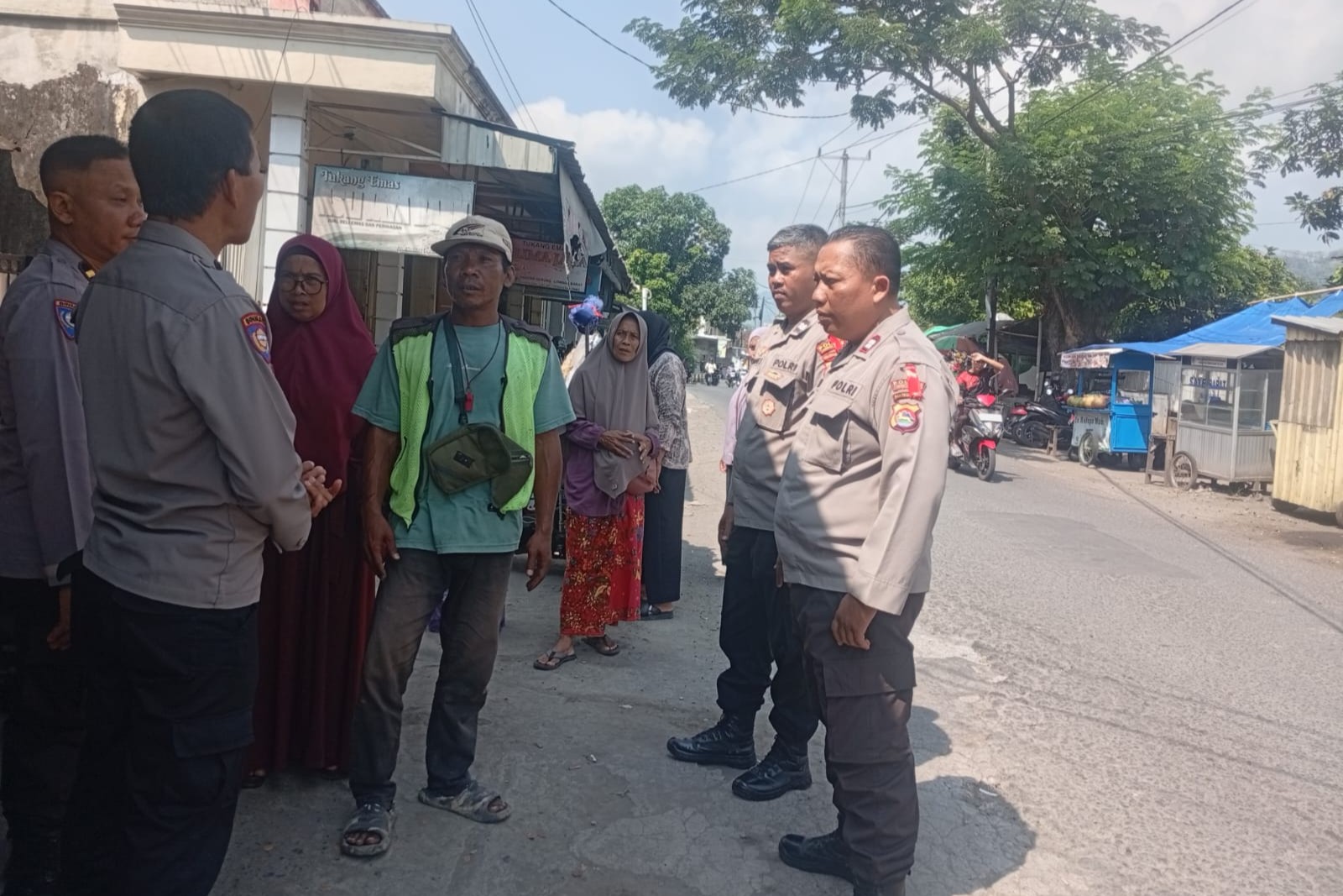 Polres Lombok Barat Intensifkan Patroli Kamtibmas di Simpang Empat Rumak