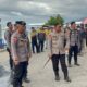 Senjata Digudangkan, Brimob Polda NTB Kawal Aksi Damai di Poto Tano dengan Senyum Humanis