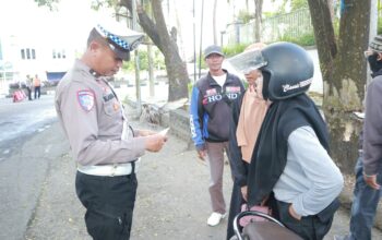 Tegakkan Disiplin Berlalu Lintas: Polres Loteng Tilang 174 Pengendara dalam 3 Hari Operasi Patuh