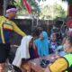 Gowes Bareng Jilid XII: Kapolres Lombok Utara Pererat Sinergi Sambil Bagikan Bansos di Sambik Elen