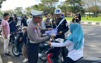 Edukasi dan Teguran Persuasif Warnai Operasi Patuh di Timur Bundaran GMS, Lombok Barat