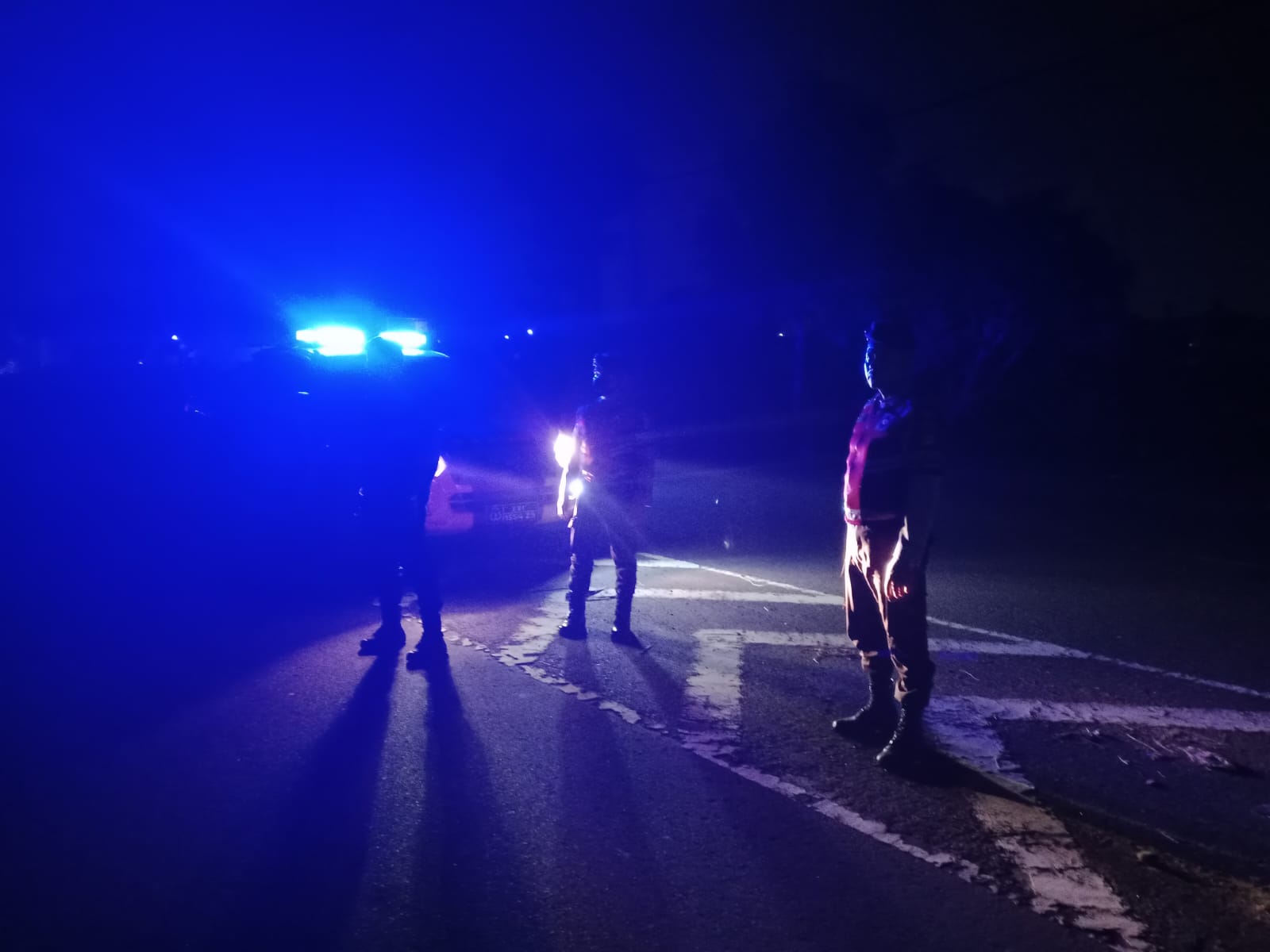 Patroli Blue Light Polres Lombok Barat Perkuat Keamanan di Bypass BIL II