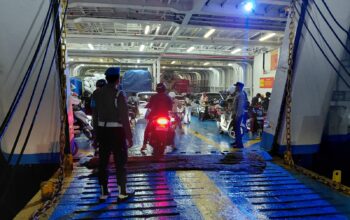 Pelayanan Prima Polri di Lembar: Pastikan Penyeberangan Aman dan Tertib