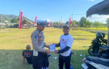 Satlantas Lombok Barat dan VOCLOM Gelar Edukasi Safety Riding di Gerung