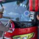 Ditlantas Polda NTB Sapa Pengendara dan Bagikan Bendera Jelang HUT RI Ke-80