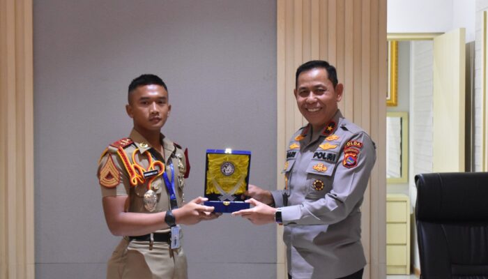 Wakapolda NTB Tekankan Soliditas TNI-Polri saat Terima Silaturahmi Taruna-i AAL Angkatan 72