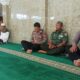 Usai Shalat Jumat, Kapolsek Sandubaya Ajak Jamaah Masjid Al Muqarobin Jaga Keamanan Lingkungan