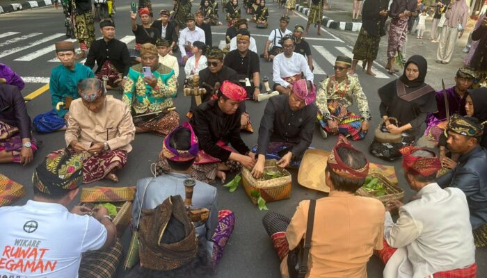 Sinergi TNI-Polri Sukseskan Pameran Keris Tosan Aji di Batulayar Lombok Barat