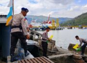 Polri Peduli, Polres Lombok Barat Gelar Gerakan Pangan Murah di Pesisir Lembar