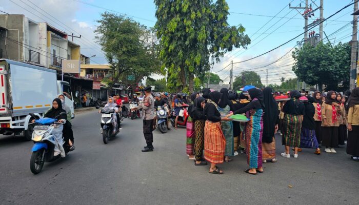 Polsek Mataram Amankan Pawai Maulid Nabi di Karang Genteng, Jamin Acara Berjalan Khidmat