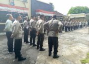 Kapolsek Ampenan Tekankan Disiplin dan Integritas Personel Saat Pimpin Apel Pagi