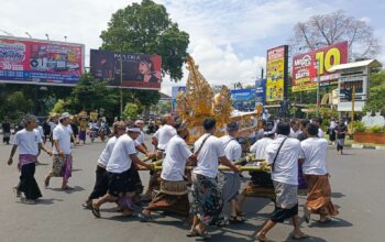 Polresta Mataram Amankan Prosesi Ngaben di Karang Jangkong