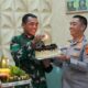 HUT TNI ke-80, Kapolresta Mataram Beri Kejutan untuk Dandim 1606/Mataram