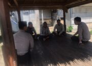 Kamtibmas Kondusif, Sat Binmas Polres Lombok Barat Dekati Pemuda Pasar Kuripan