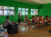 Dekatkan Diri ke Generasi Muda, Polsek Sekotong Turun ke Sekolah