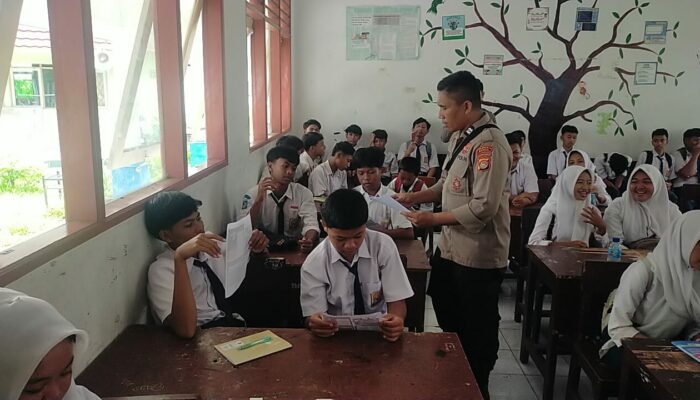 Polsek Ampenan Gelar Sosialisasi Penerimaan Siswa Baru SMA Kemala Taruna Bhayangkara di SMPN 21 Mataram