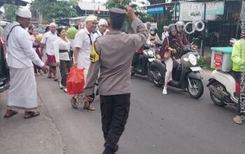 Jamin Kekhusyukan Umat: Polsek Mataram Amankan Sepanjang Rangkaian Pujawali di Pura Parhyangan Pasek