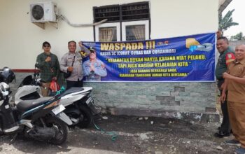Perkuat Keamanan Lingkungan: Polsek Mataram Pasang Spanduk Himbauan Kamtibmas Anti-3C di Kantor Lurah Pagutan Timur