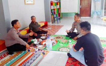 Pasca Eksekusi Bangunan: Kapolsek Mataram Perkuat Sinergi, Jalin Silaturahmi dengan Tokoh Masyarakat Pengempel