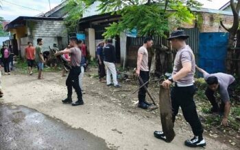 Sinergi 3 Pilar: Polsek Sekotong, Warga, dan KKN Undikma Bersih-bersih