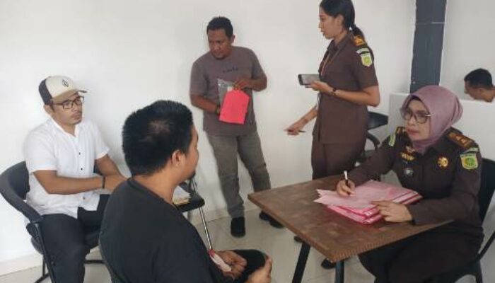 Proses Hukum Lanjut: Berkas Perkara Lengkap (P-21), Polsek Ampenan Serahkan Tersangka dan Barang Bukti ke Kejaksaan Mataram