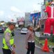 Unik dan Edukatif! Polresta Mataram Hadirkan Robot Santa dari Knalpot Brong di Pos PAM Karang Jangkong