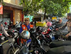 Lebih Dekat dengan Warga, Sat Samapta Polresta Mataram Pantau Keamanan Sambil Bersepeda