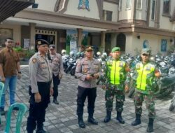Kapolsek Mataram Pantau Langsung Pengamanan Misa Minggu Pagi di Gereja Katolik Paroki St. Maria Immaculata