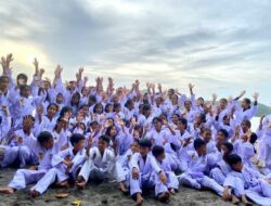 Polisi Sahabat Anak: Intip Keseruan Personel Ditpolairud Polda NTB Latih Beladiri di Kawasan Wisata Pantai Cemara