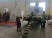 Sinergi Amankan Pangan: 7 Ton Jagung Petani Lobar Tiba di Gudang BULOG Mataram