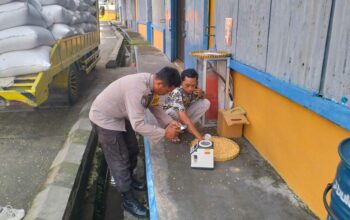Bhabinkamtibmas Labuapi Amankan Penyerapan Jagung 1 Ton