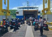 Antisipasi Kerawanan Nataru: Polsek Lembar Cek Dokumen Kendaraan Kapal