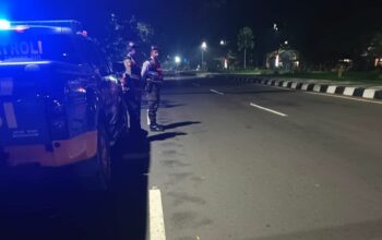 Antisipasi Kejahatan Malam, Sat Samapta Patroli ke Desa Rumak