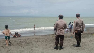 Polisi Perketat Keamanan Pantai Cemare Lombok Barat