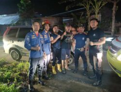 Respon Cepat Damkar Lombok Barat, Mobil Warga yang Terperosok di Gerung Berhasil Dievakuasi