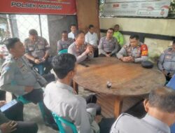 Tingkatkan Kinerja dan Disiplin, Kapolsek Mataram Pimpin Anev Mingguan Sekaligus Syukuran Kenaikan Pangkat