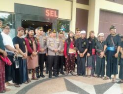 Kawal Aspirasi Rakyat, Kapolsek Ampenan Pimpin Langsung Pengamanan Aksi Laskar Sasak di Mapolda NTB