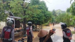 Banjir Rendam Pemukiman di Sekotong, Polisi Siaga di Lokasi
